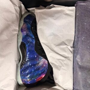 Nike Air Foamposite One QS in Purple and Black